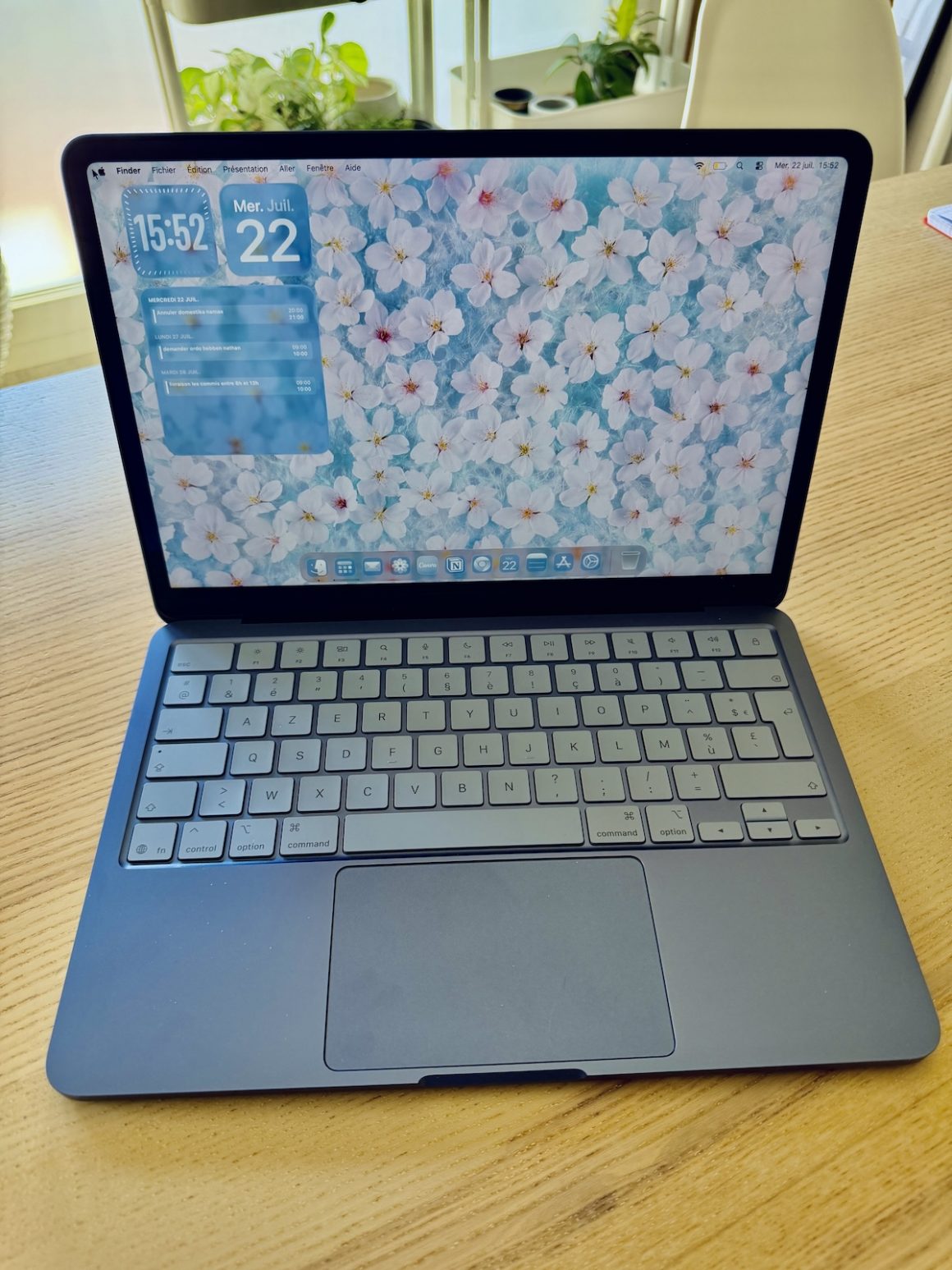 macbook neo bleu